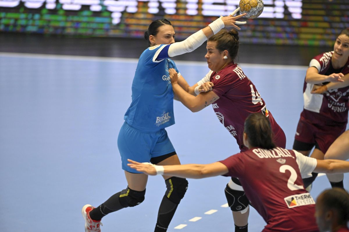 CSM București - Rapid 25-21 » „Tigroaicele”, neînvinse în fața giuleștencelor în 15 dueluri directe