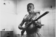 „A mitraliat rechinii, dar s-a împușcat în ambele picioare” » Povestea „nebunului” Ernest Hemingway și a pasiunii pentru sport: „Există doar 3 sporturi pe lumea asta, restul sunt jocuri”