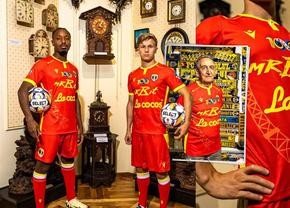 Echipament spectaculos pentru Petrolul, la sărbătorirea a 100 de ani de la înființarea clubului » Ce apare pe tricouri