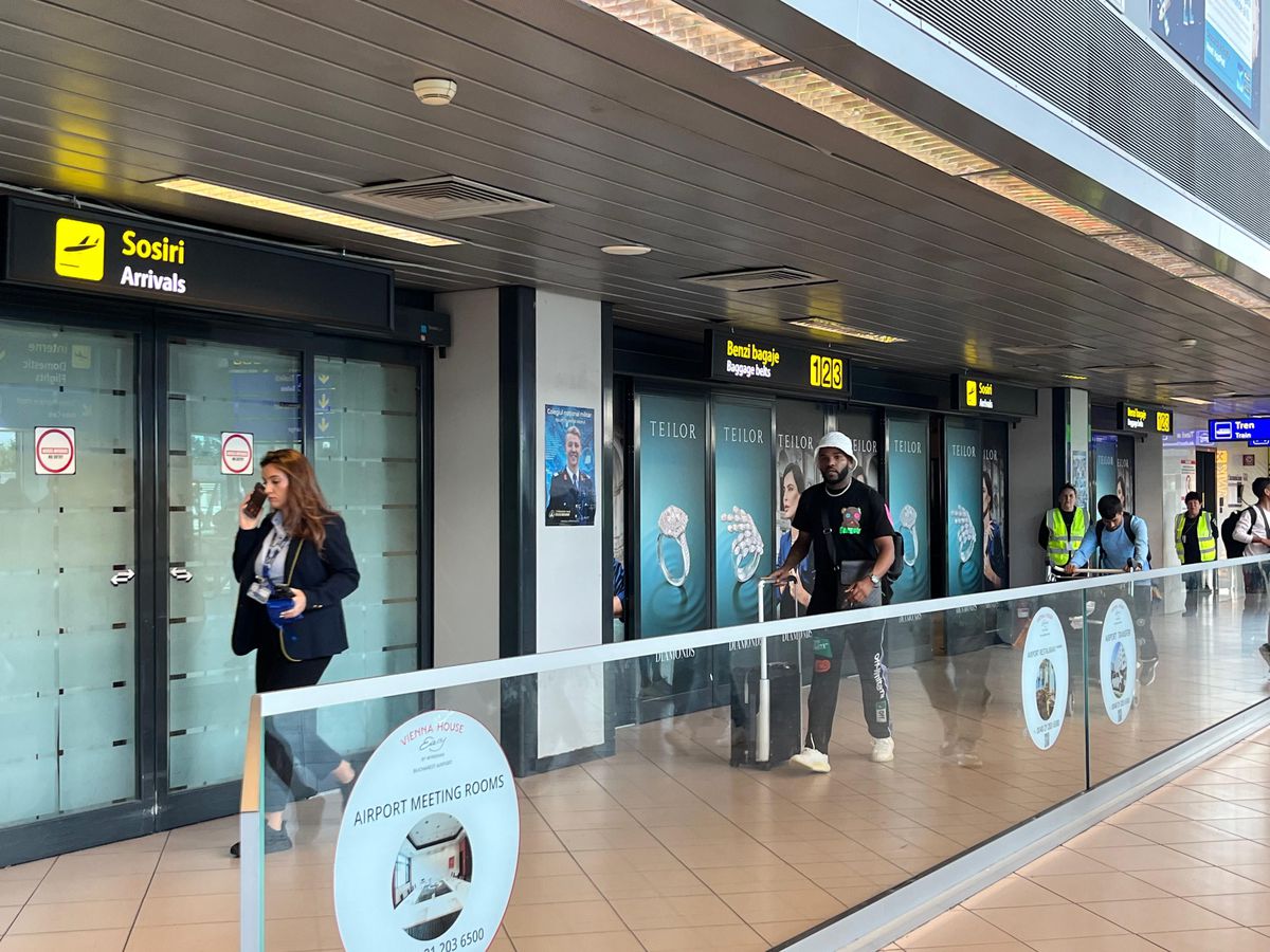 Supertransferul de la Rapid a ajuns în România! Prima reacție, direct din aeroport