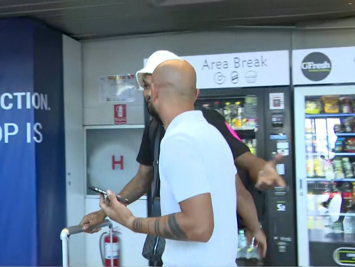 Supertransferul de la Rapid a ajuns în România! Prima reacție, direct din aeroport