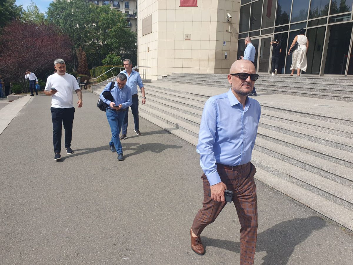S-a încheiat primul termen al procesului prin care Mititelu încearcă să obțină revizuirea dosarului dezafilierii Craiovei » Armată de avocați la Tribunalul București: cum se apără FRF, LPF, Sandu și Dragomir + termenul de pronunțare