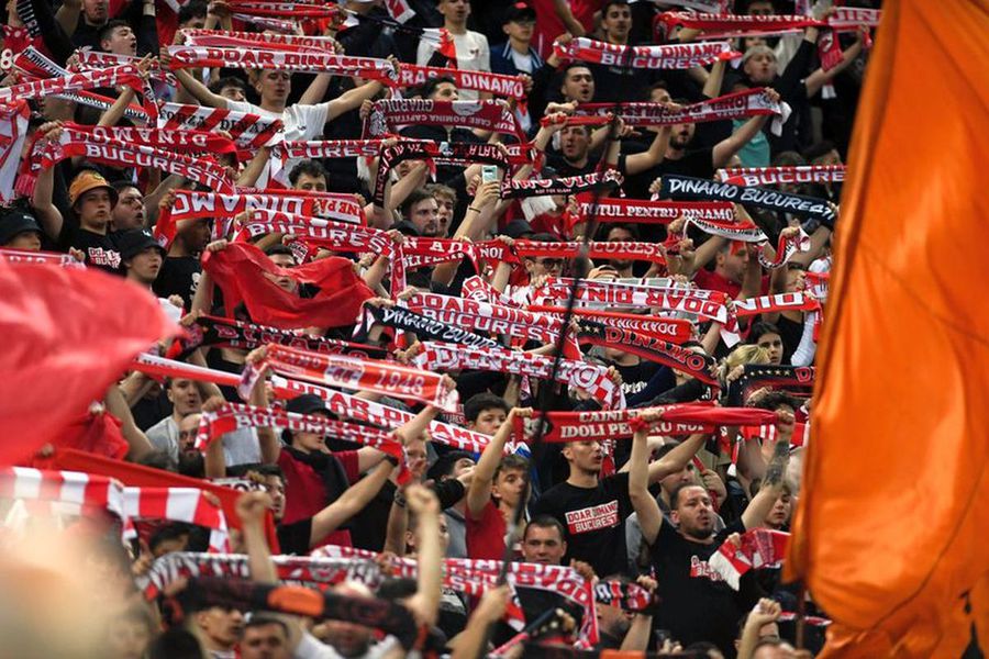 Suporteri Dinamo București / Foto: Imago Images E haos! Dinamo, cea mai mare pierdere din ultimii șapte ani: ce arată raportul financiar pe 2024 publicat pe site-ul oficial