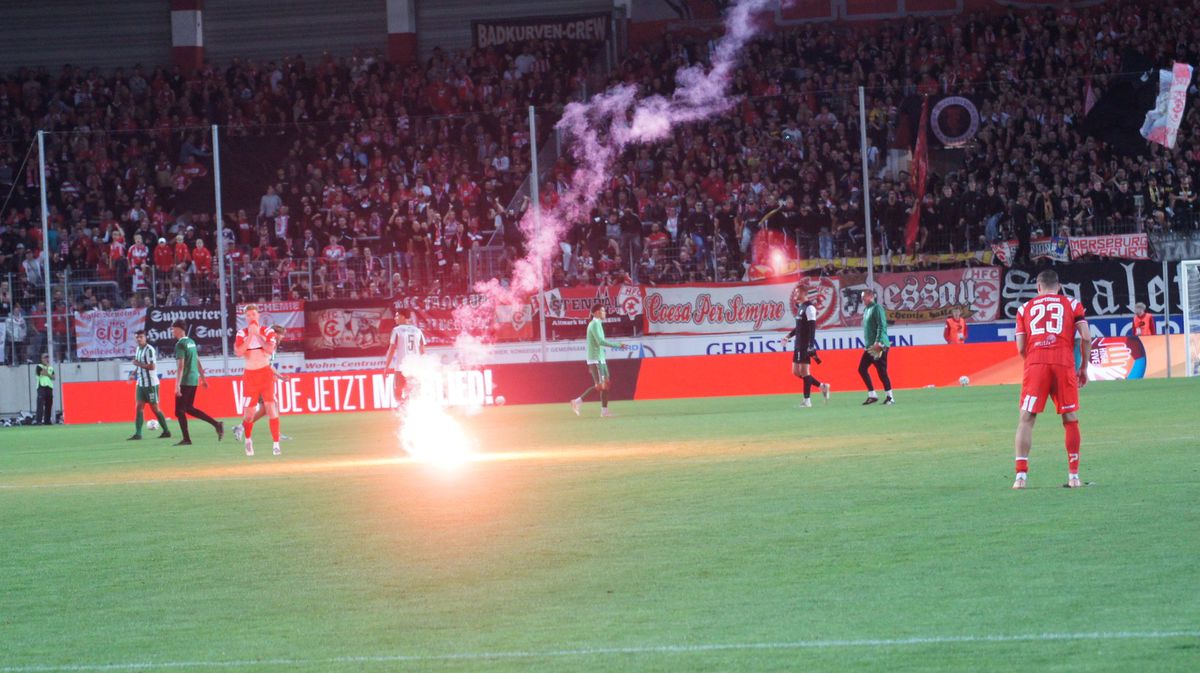 Bătaie pe gazon după Hallescher - Chemie Leipzig