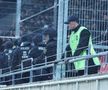 Haos la derby-ul din Germania » Ultrașii i-au atacat pe fotbaliști, poliția a intervenit și a urmat o bătaie generală