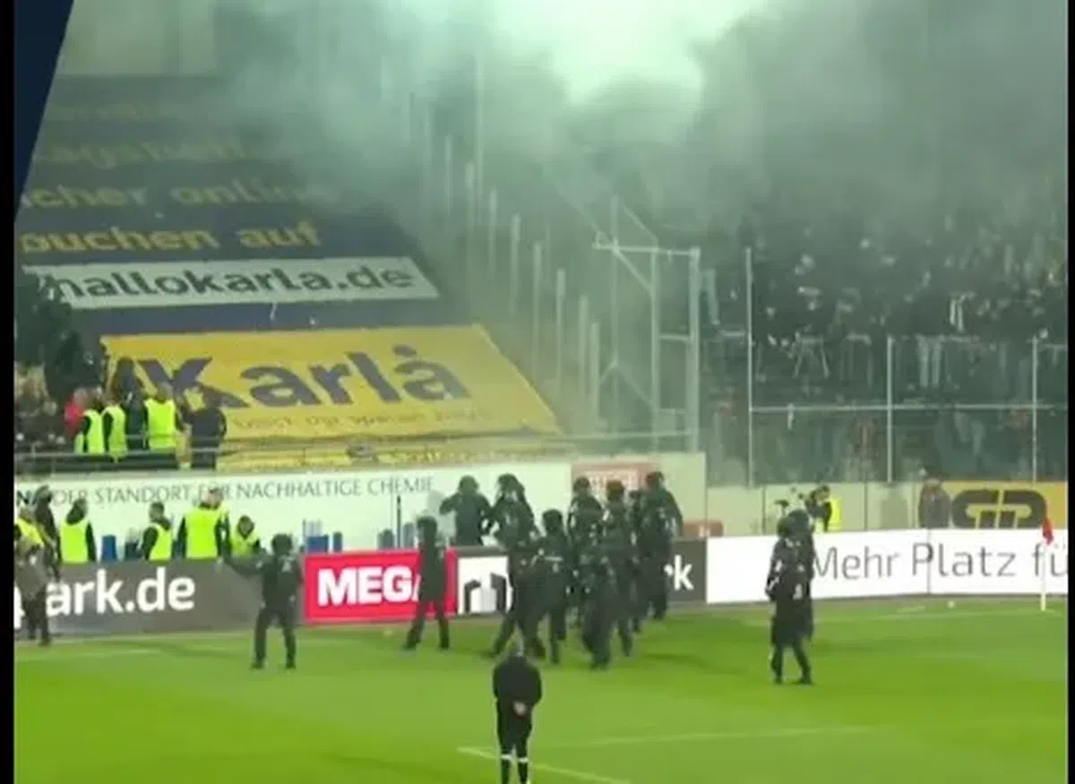 Bătaie pe gazon după Hallescher - Chemie Leipzig