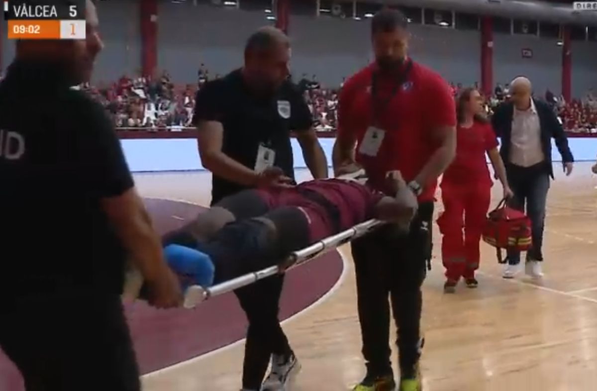 Vești bune despre Aissatou Kouyate, handbalista lovită la cap în meciul Rapid - SCM Rm. Vâlcea