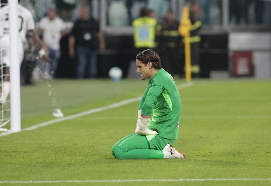 Yann Sommer (36 de ani), portarul interist curtat în vară de Galatasaray, a fost îngenuncheat în derbyul cu Juventus / Foto: Imago Allianz Migrena lui Chivu!