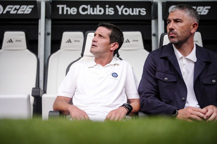 Sugestiv mesajul de deasupra băncii de rezerve de pe Allianz Stadium: oare acest Inter răspunde la comenzile lui Chivu? / Foto: Imago Allianz Migrena lui Chivu!