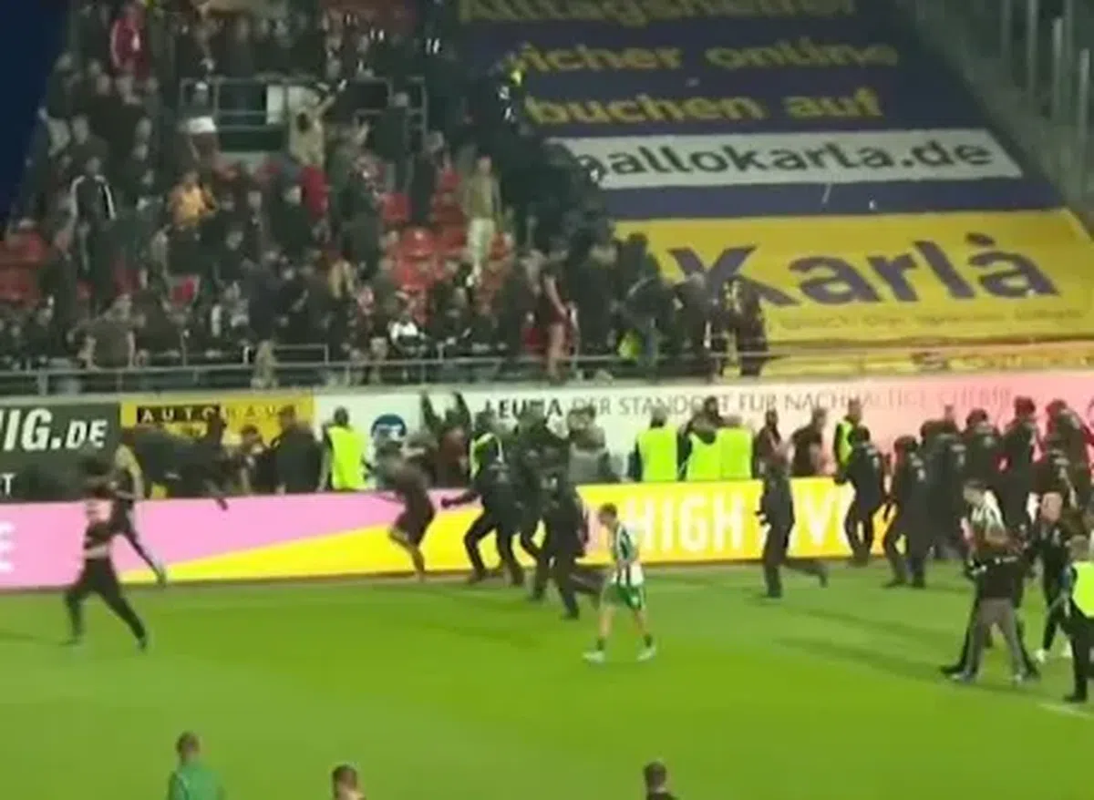 Bătaie pe gazon după Hallescher - Chemie Leipzig