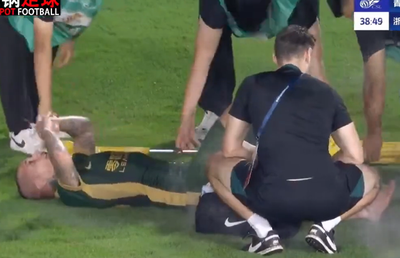 Alexandru Mitriță s-a accidentat în China: a urlat pe teren, și-a pus mâinile în cap și a ieșit cu targa