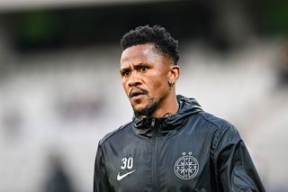 Ngezana aduce bani în conturile lui Gigi Becali