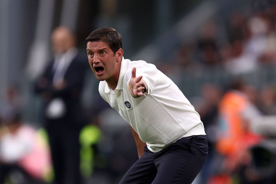Cristi Chivu are 3 victorii, 3 eșecuri și un egal ca antrenor al lui Inter. La prima experiență în Serie A, a înregistrat tot 3 succese și 3 înfrângeri plus 7 remize / Foto: Imago Allianz Migrena lui Chivu!