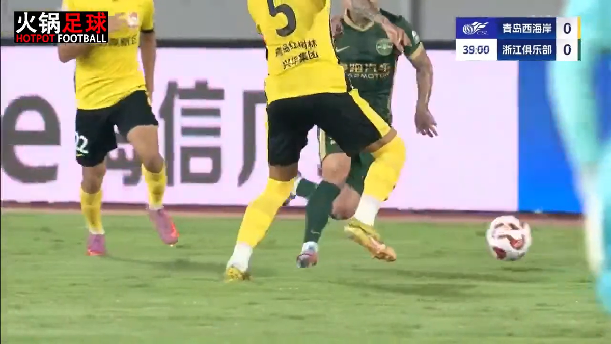 Alexandru Mitriță s-a accidentat în China: a urlat pe teren, și-a pus mâinile în cap și a ieșit cu targa