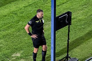 Moroiță, abonat la VAR » 3 penalty-uri în 45 de minute la Metaloglobus - CFR Cluj