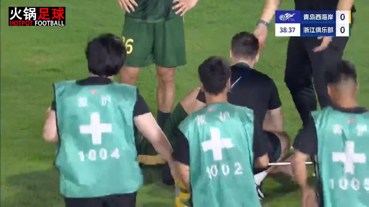 Alexandru Mitriță s-a accidentat în China: a urlat pe teren, și-a pus mâinile în cap și a ieșit cu targa