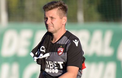 DINAMO // Dusan Uhrin pregătește surpriza pentru meciul cu Gaz Metan! Slavko Perovic e gata de joc și are șanse să fie în lot