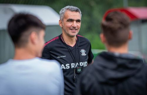Adrian Iencsi, antrenorul Rapidului, a fost depistat pozitiv cu COVID-19