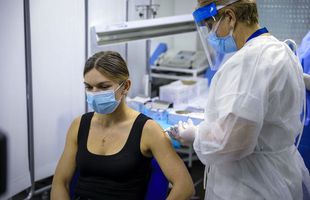 Simona Halep îi sfătuiește pe români să se vaccineze: „Sper să înțeleagă ceva și să facă asta. Eu voi face și doza a treia”
