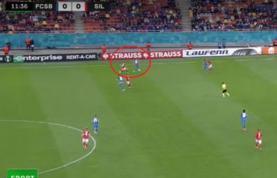 Gafă după gafă în FCSB - Silkeborg: „Sfinxul” lui Becali a călcat pe minge, Târnovanu s-a împiedicat!