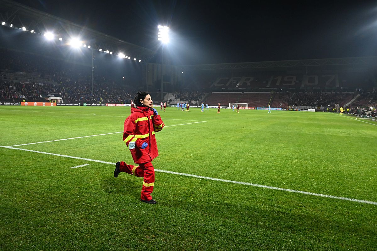 CFR Cluj - Slavia Praga, întrerupt după ce unui fan i s-a făcut rău