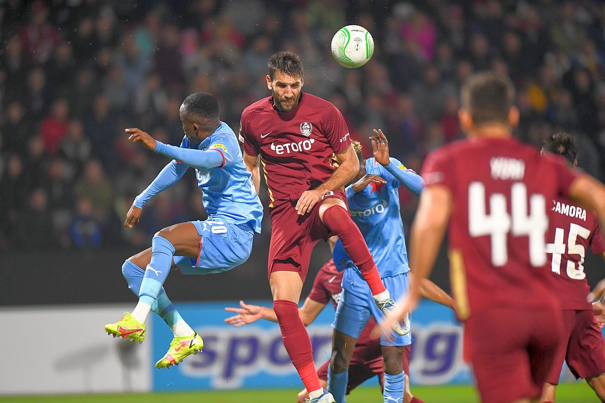 Imaginea serii după CFR Cluj - Slavia Praga » Bătuți a doua oară de campioană, cehii au îngenuncheat la finalul meciului