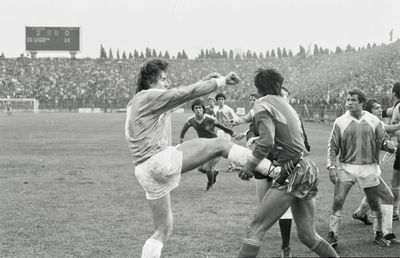 35 de ani de la cafteala istorică din Steaua - Victoria! Ziua în care Lăcătuș, Pițurcă, Iovan, Bumbescu s-au bătut ca-n filme cu Vaișcovici, Augustin și Balaur după un gest al lui Hagi. „El venise să calmeze spiritele și a încasat-o degeaba”