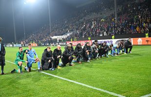 Imaginea serii după CFR Cluj - Slavia Praga » Bătuți a doua oară de campioană, cehii au îngenuncheat la finalul meciului