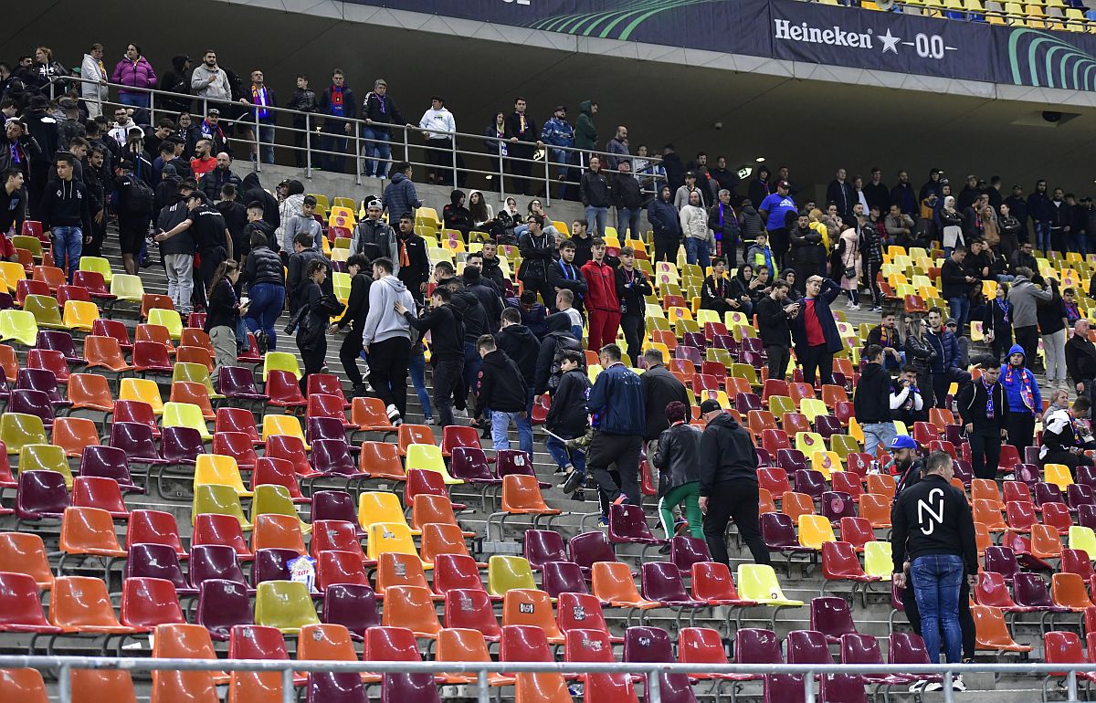 Titularul lui Silkeborg, pus în „dificultate” după 10-0 la general cu FCSB: „De când n-am mai câștigat așa clar? Cred că de la 12 ani” + „Parcă n-au mai jucat de la 3-0”