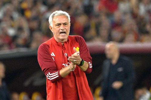 Jose Mourinho, antrenorul de la AS Roma, nervos la egal / foto: Imago Images