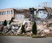 Vizită pe șantierul viitoarei arene de 100 de milioane de euro de la Pitești » Tribunele au fost demolate, urmează să fie pusă la pământ „oficiala”
