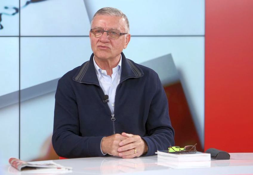 Mircea Sandu (70 de ani), fostul președinte al Federației Române de Fotbal, intervine în scandalul dintre Gică Popescu (56 de ani), fostul căpitan al naționalei, și Edi Iordănescu (45 de ani), selecționerul primei reprezentative.