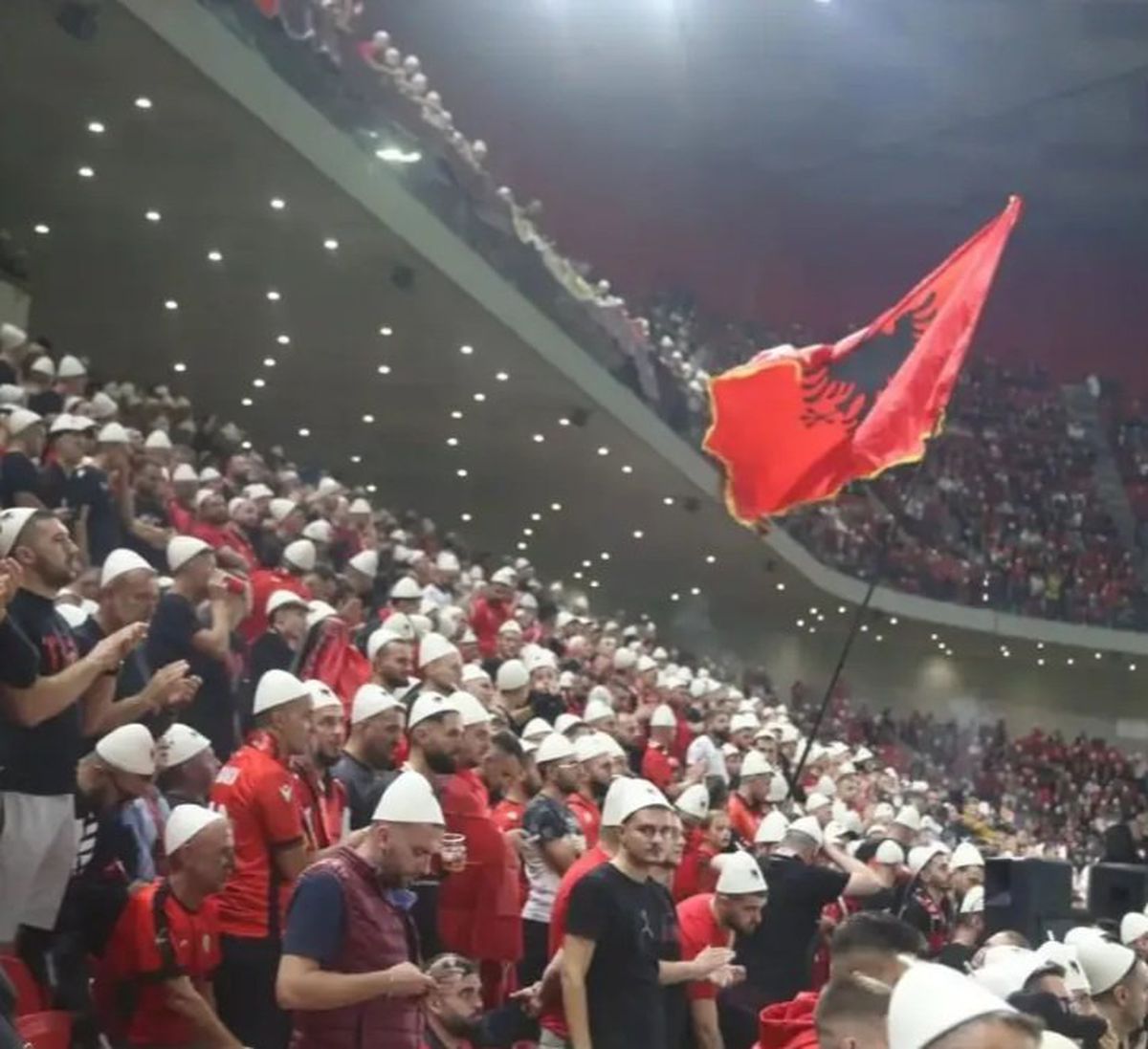 Nu, nu sunt blițuri! » Explicația imaginilor senzaționale din preliminariile EURO 2024