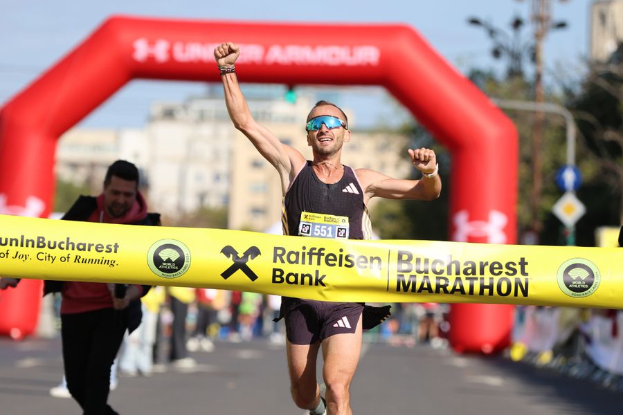 Peste 12.000 de alergători la cea de-a 17-a ediție a  Raiffeisen Bank Bucharest MARATHON