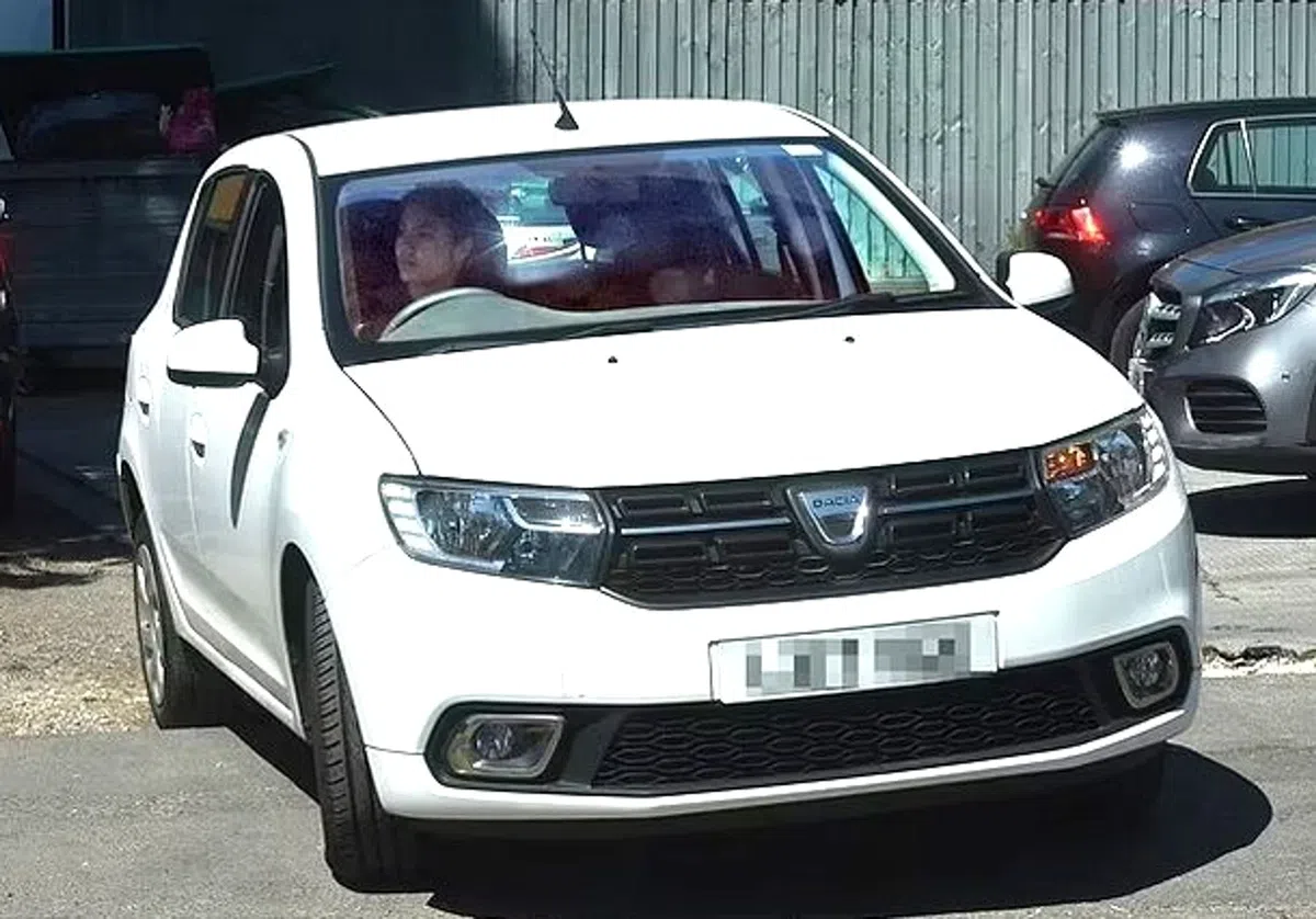 Emma Răducanu, surprinsă la volanul unei Dacia Sandero