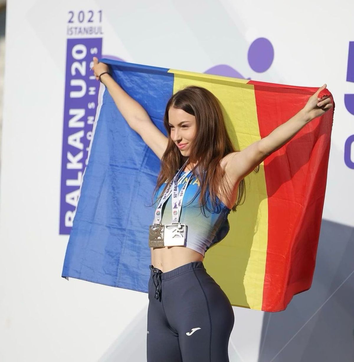 Atleta-fotomodel din București tocmai a doborât un record vechi de 29 de ani!