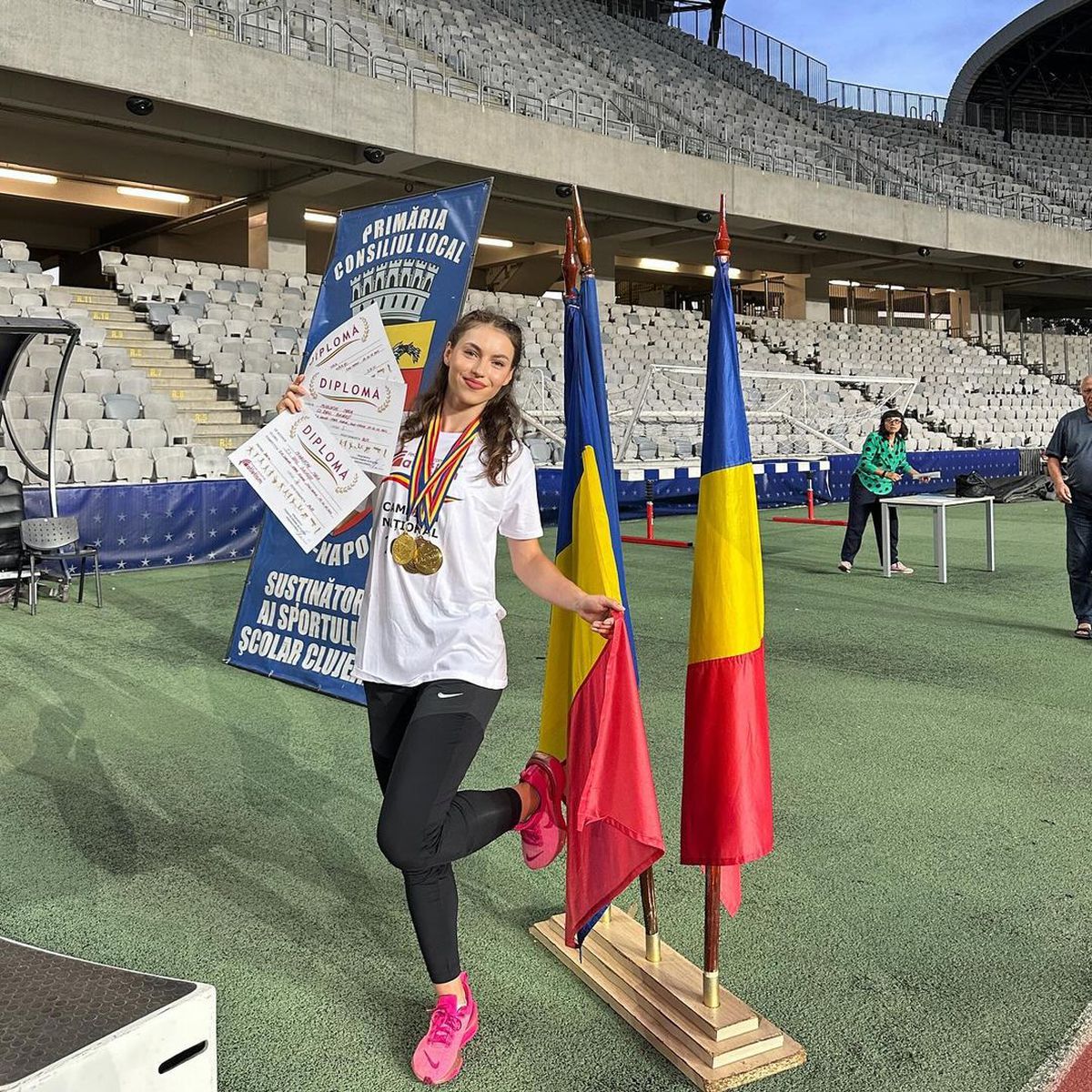 Atleta-fotomodel din București tocmai a doborât un record vechi de 29 de ani!