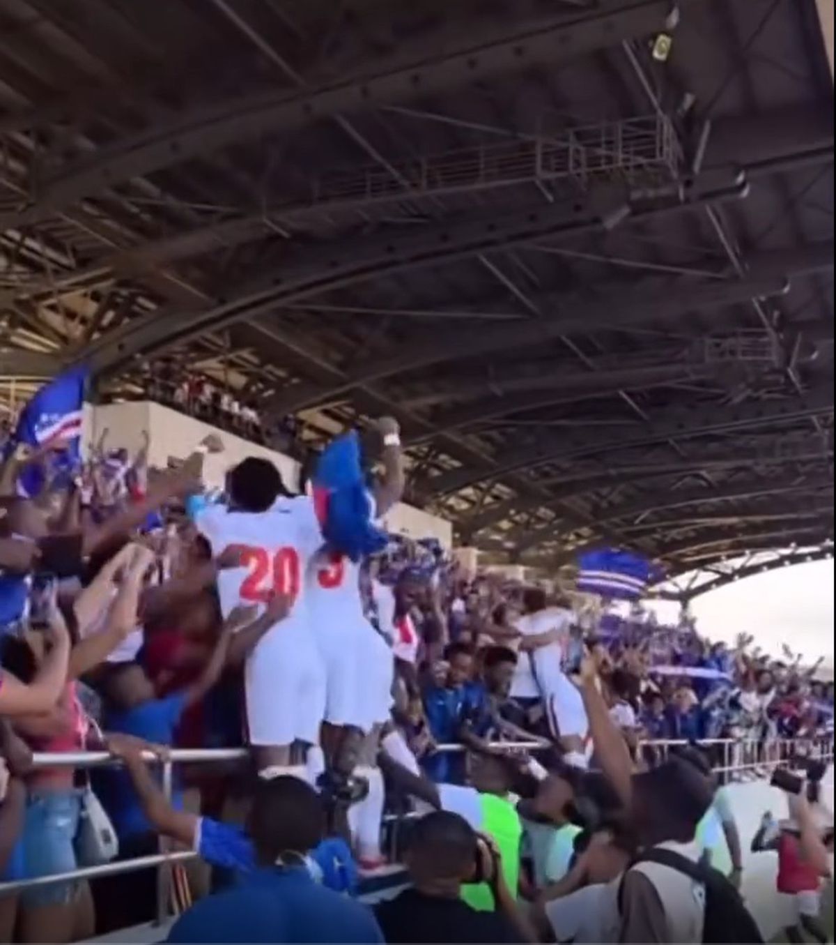 FABULOS! Țara cât două sectoare din București s-a calificat în premieră la Mondial » Jucătorul din Superliga a fost titular