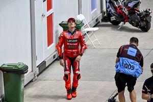După accidentul din Indonezia, campionul mondial la MotoGP a fost operat la Madrid
