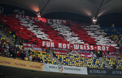 Fanii austrieci s-au luat de selecționer: „Românii nu sunt «pizzari», ci jucători profesioniști”