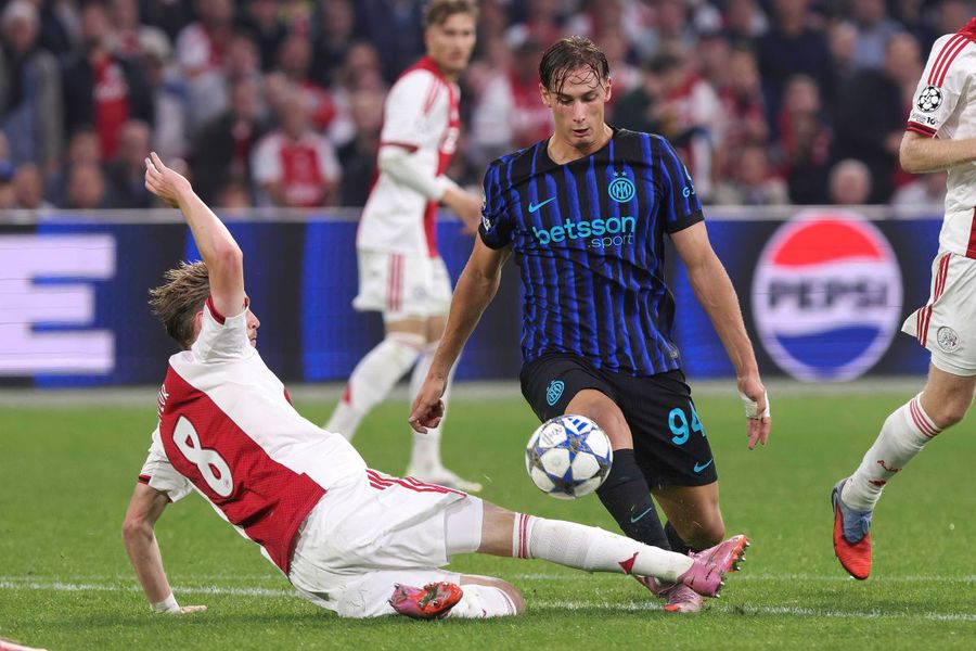 Francesco Pio Esposito a debutat în Champions League în meciul Ajax - Inter 0-2 / Foto: Imago Cifrele arată clar: schimbare majoră cu Chivu » Capitolul la care Inter este pe locul al doilea în Europa!