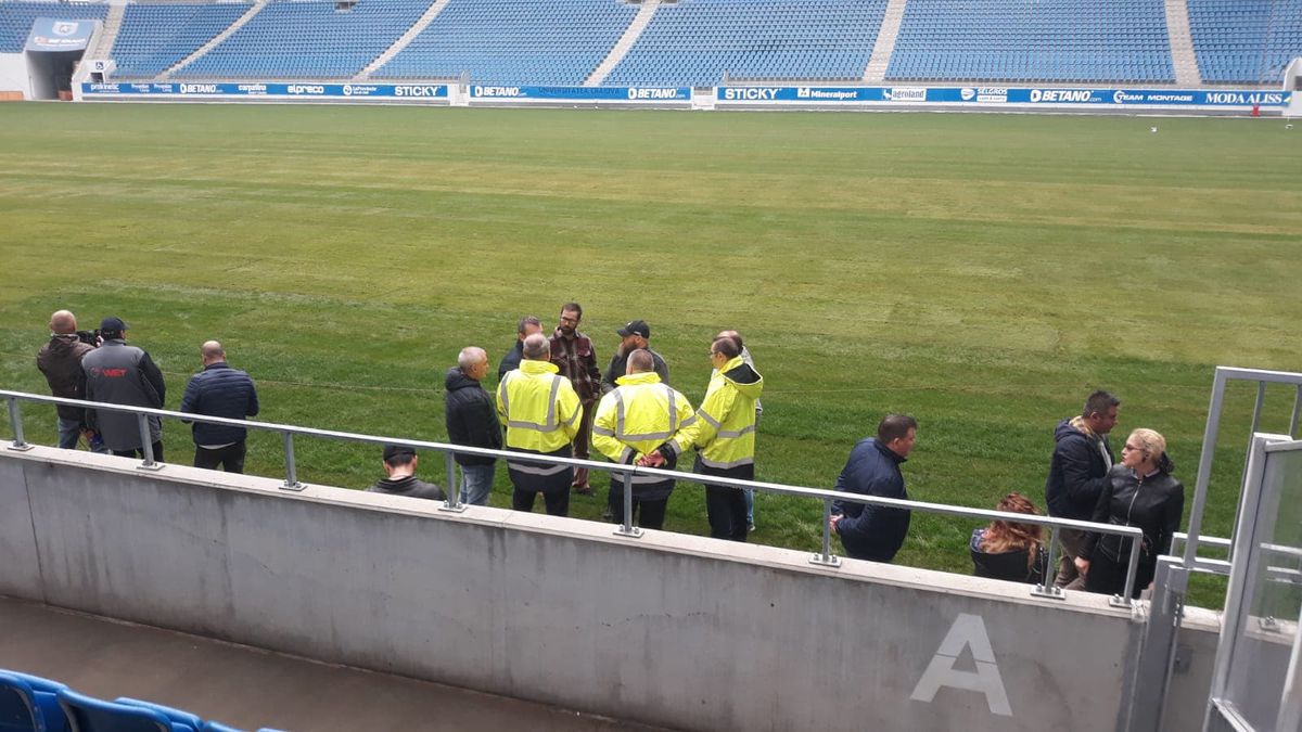 CS UNIVERSITATEA CRAIOVA / FOTO Gazonul hibrid al lui Victor Pițurcă e gata! Când se joacă primul meci pe iarba de 700.000 de euro