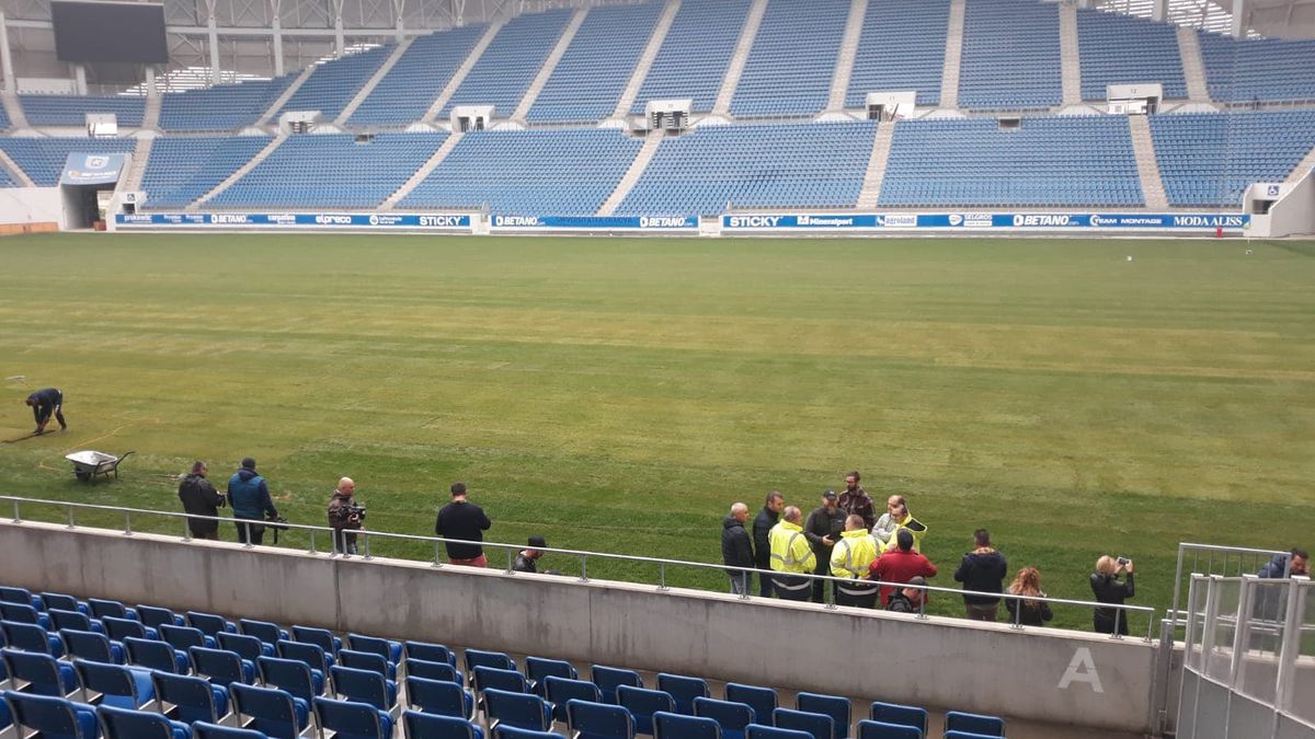 CS UNIVERSITATEA CRAIOVA / FOTO Gazonul hibrid al lui Victor Pițurcă e gata! Când se joacă primul meci pe iarba de 700.000 de euro