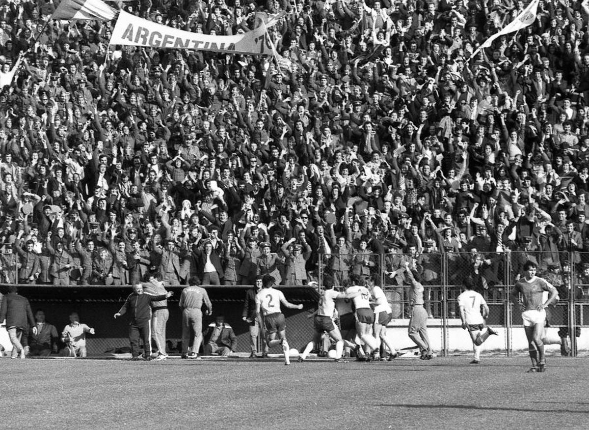 RETRO GSP. 43 de ani de la România - Iugoslavia 4-6, cel mai suspect meci din istoria naționalei: „O fi fost blat, nu pot băga mâna-n foc. Dar Piști a făcut echipa muci!”