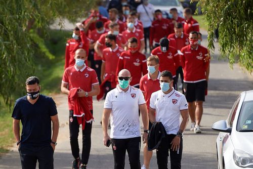 Jucătorii și staff-ul lui Dinamo au ajuns la capătul răbdării. Sursă foto: Raed Krishan