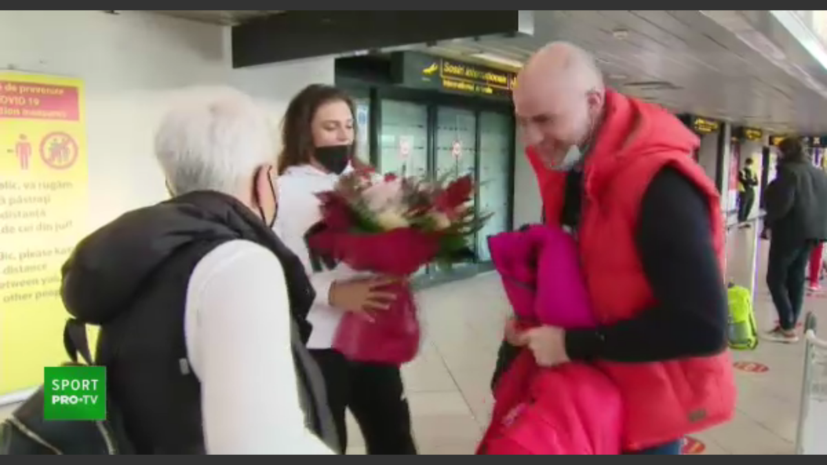 FOTO Jaqueline Cristian, așteptată de iubit la revenirea în România 13.11.2021