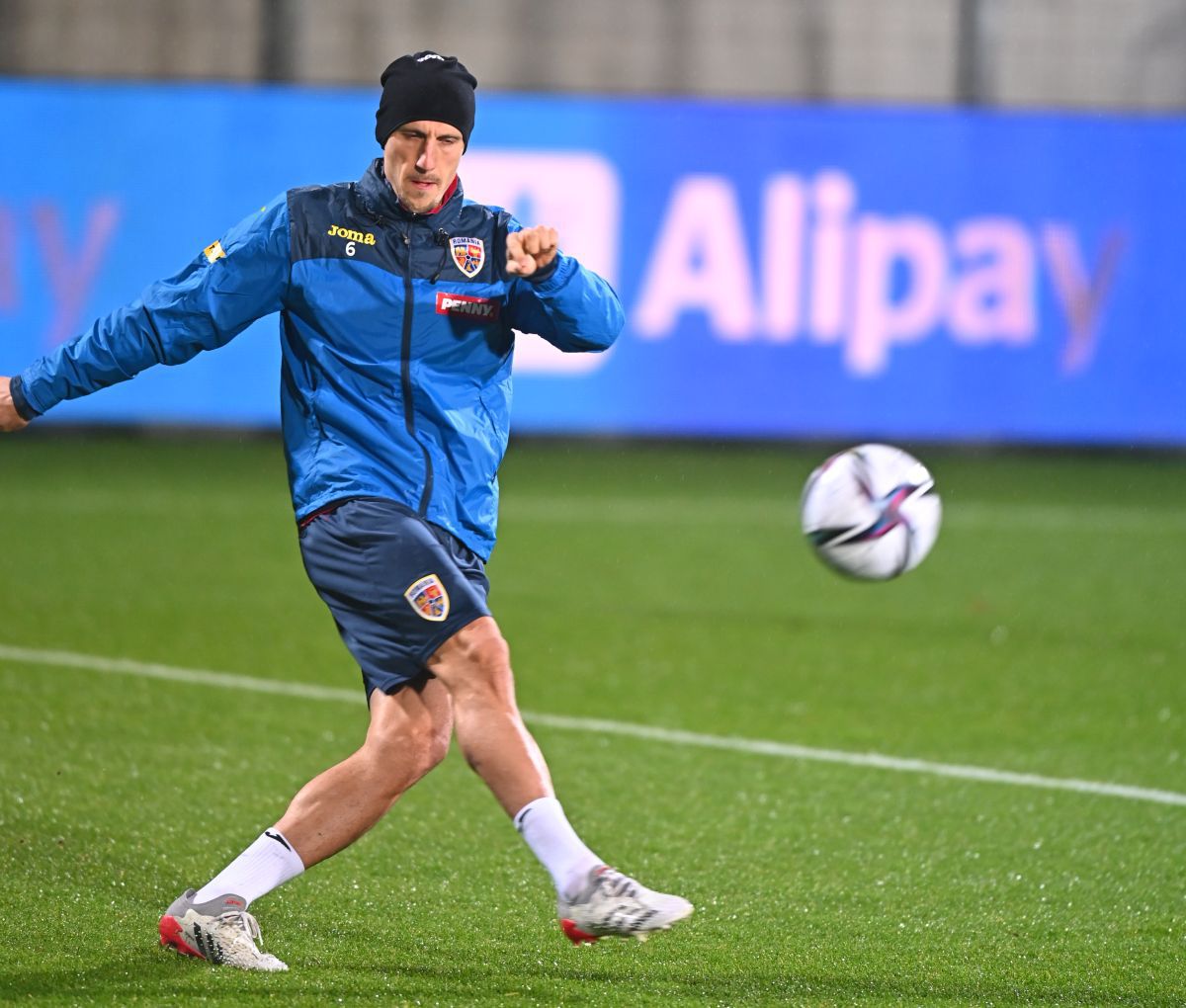 Mirel Rădoi, întrebat direct de jurnalistul GSP: „Dacă ați fi șeful FRF acum, ați insista ca antrenorul să continue?”. Ce a răspuns selecționerul