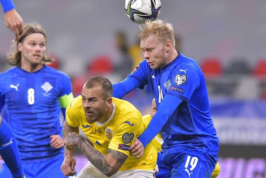 Denis Alibec (în galben), în România - Islanda 0-0 // foto: Imago Images