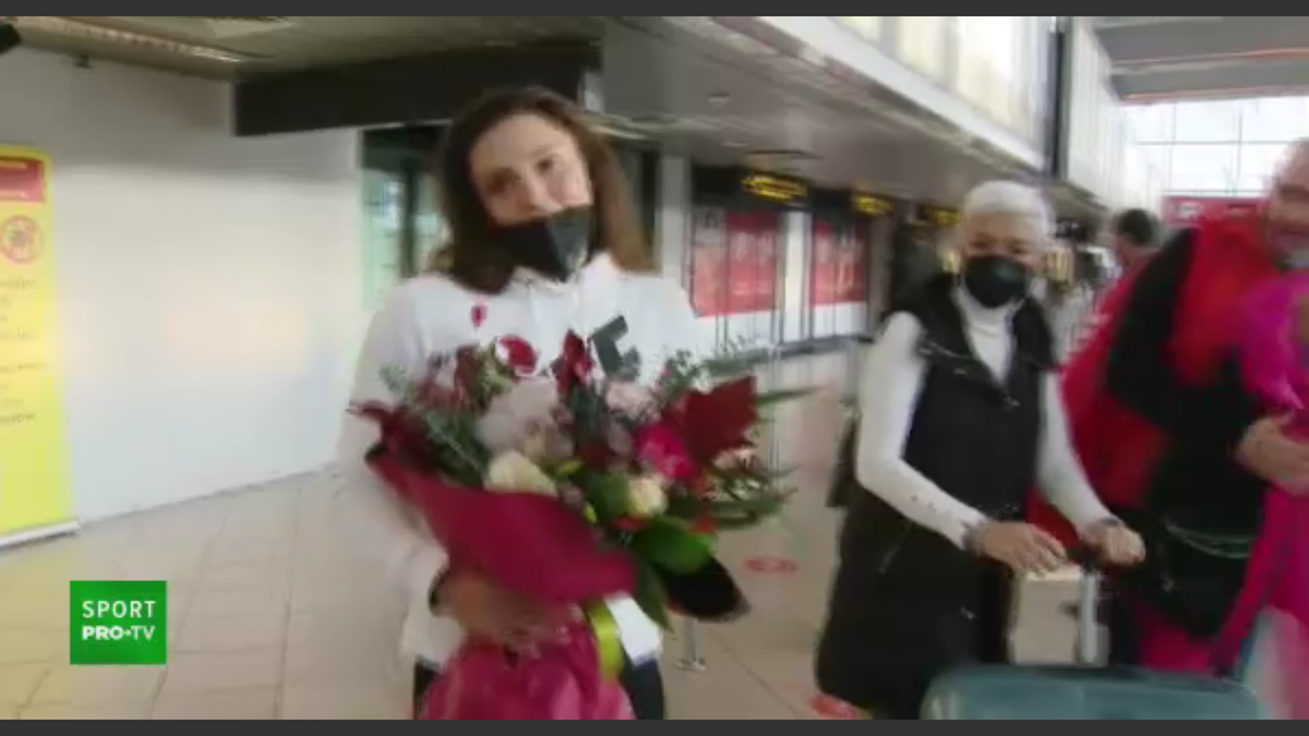 FOTO Jaqueline Cristian, așteptată de iubit la revenirea în România 13.11.2021