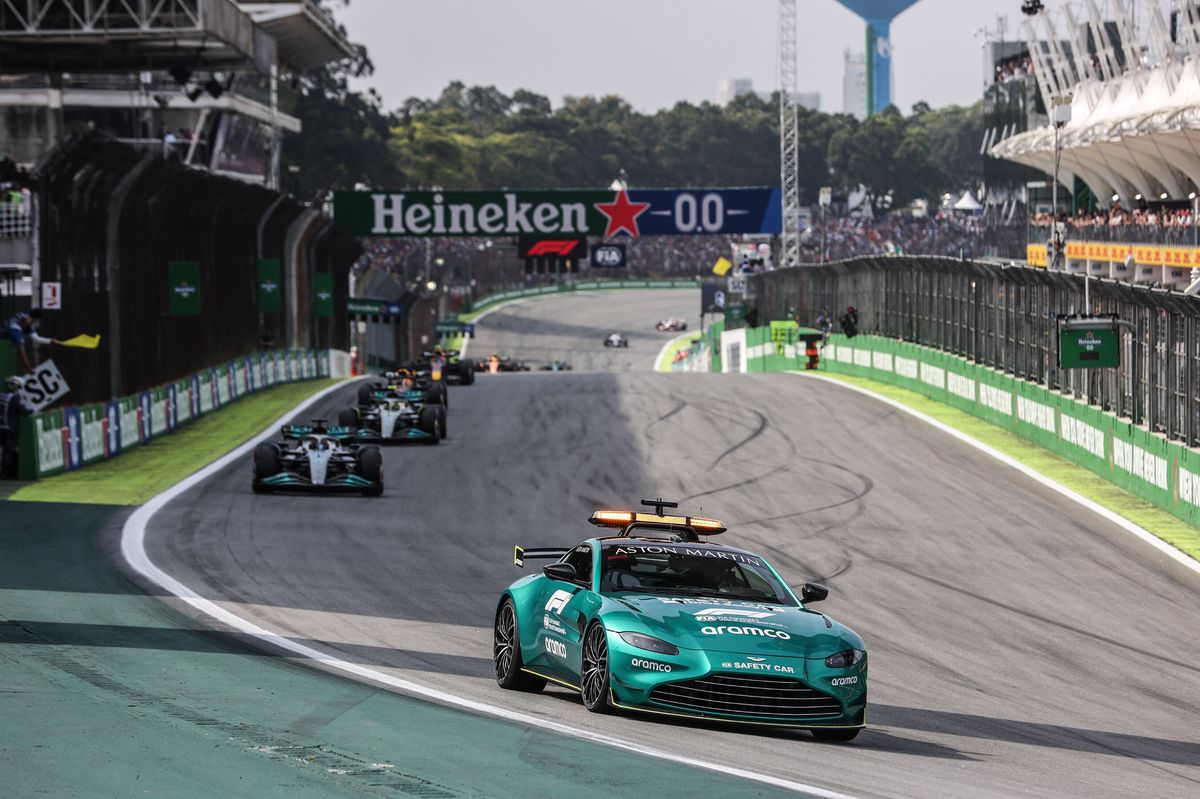 George Russell, victorie în premieră în Formula 1 » Dublă Mercedes în Marele Premiu al Braziliei + Verstappen doar pe 6. Cum arată clasamentele